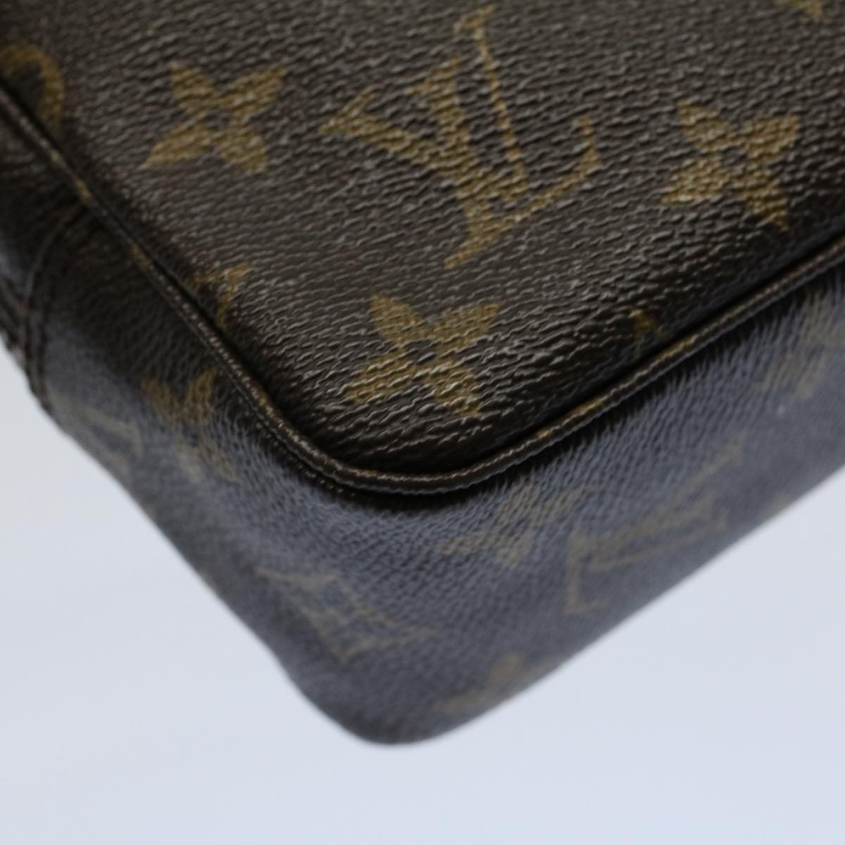 Louis Vuitton Trousse de Toilette Clutch