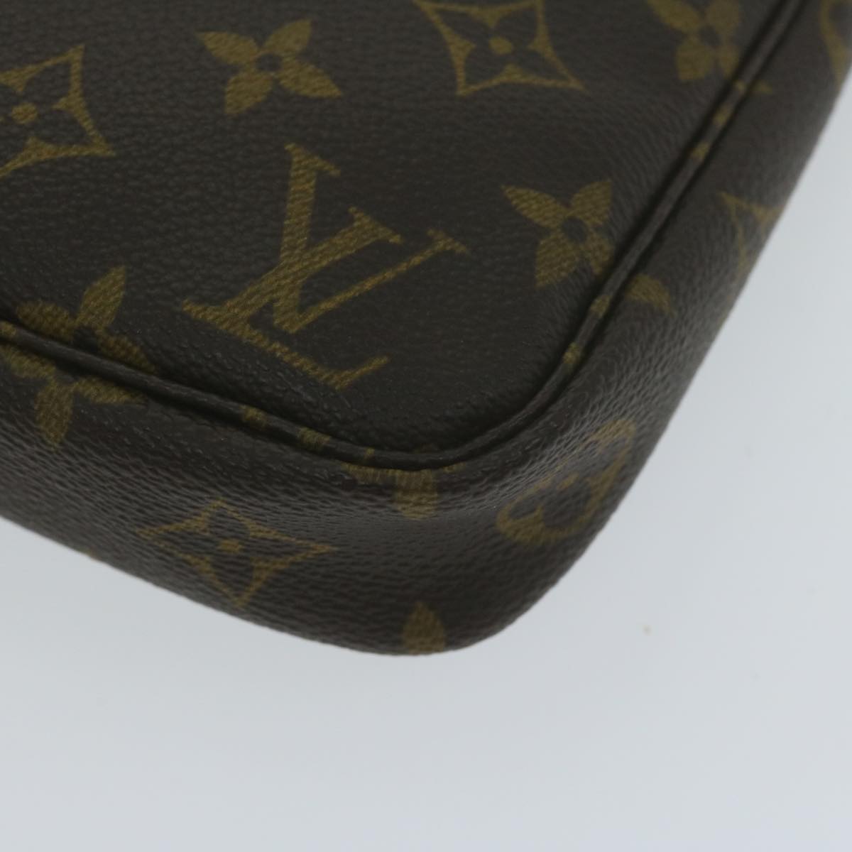 Louis Vuitton Pochette accessoires Clutch