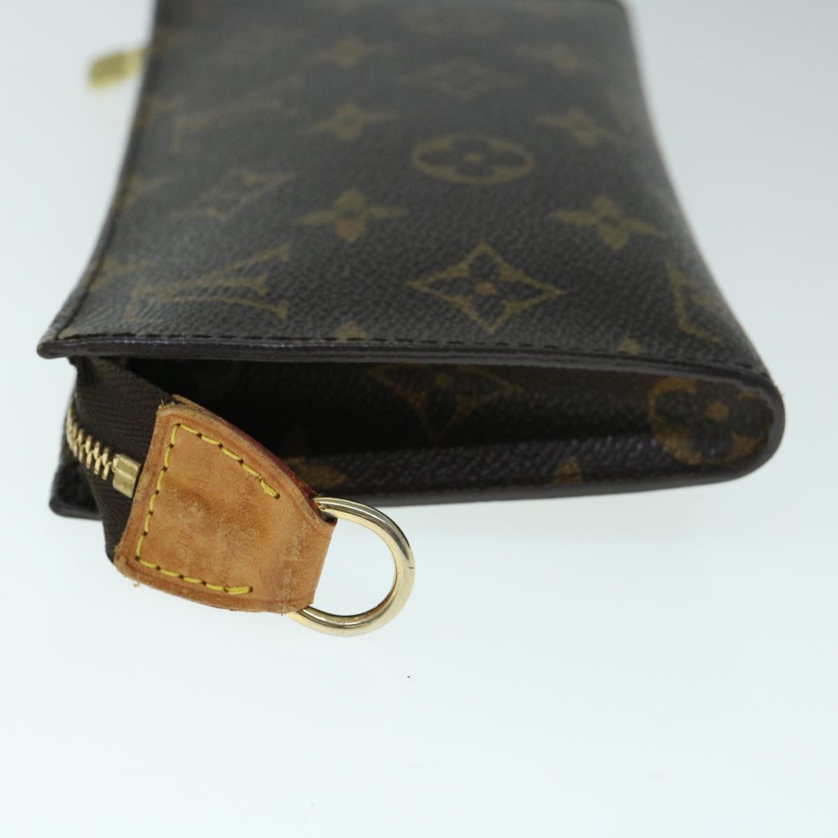 Louis Vuitton Pochette Accessoire Clutch