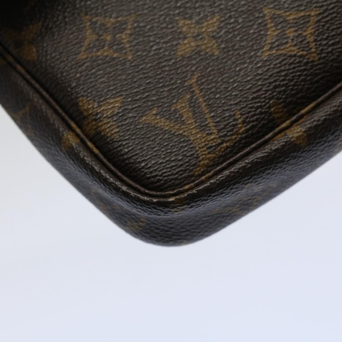 Louis Vuitton Pochette accessoires Clutch