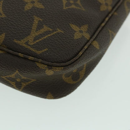 Louis Vuitton Pochette Accessoire Clutch