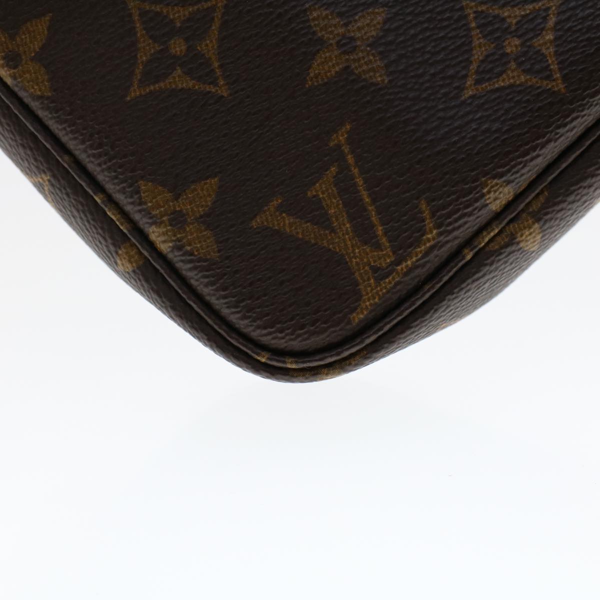 Louis Vuitton Pochette accessoires Clutch