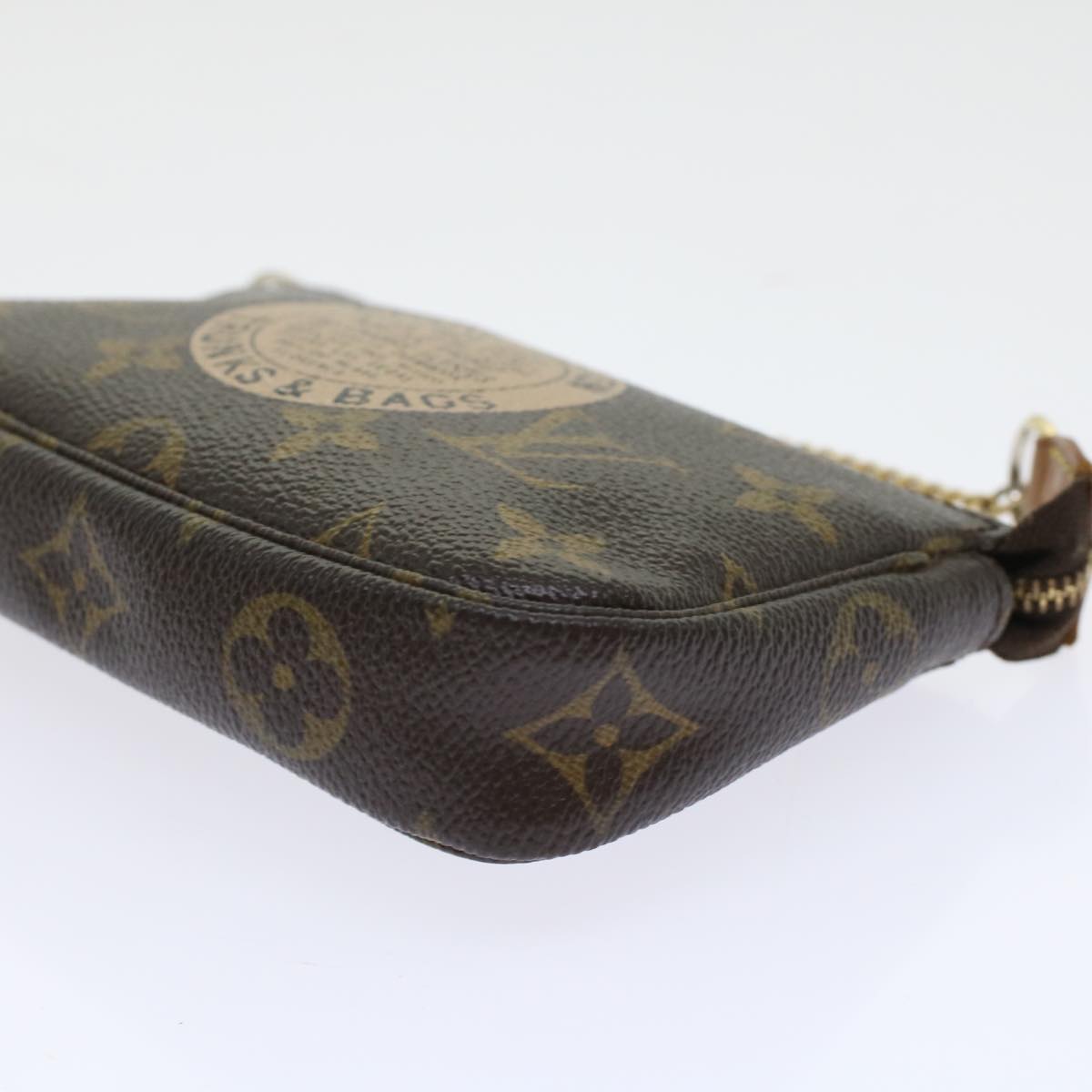 Louis Vuitton Pochette Accessoire Clutch