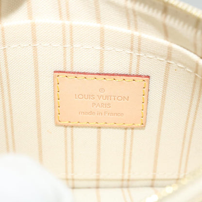 Louis Vuitton Pochette Accessoire Clutch