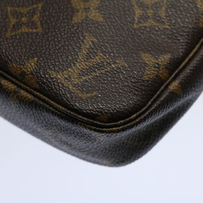 Louis Vuitton Pochette Accessoire Clutch