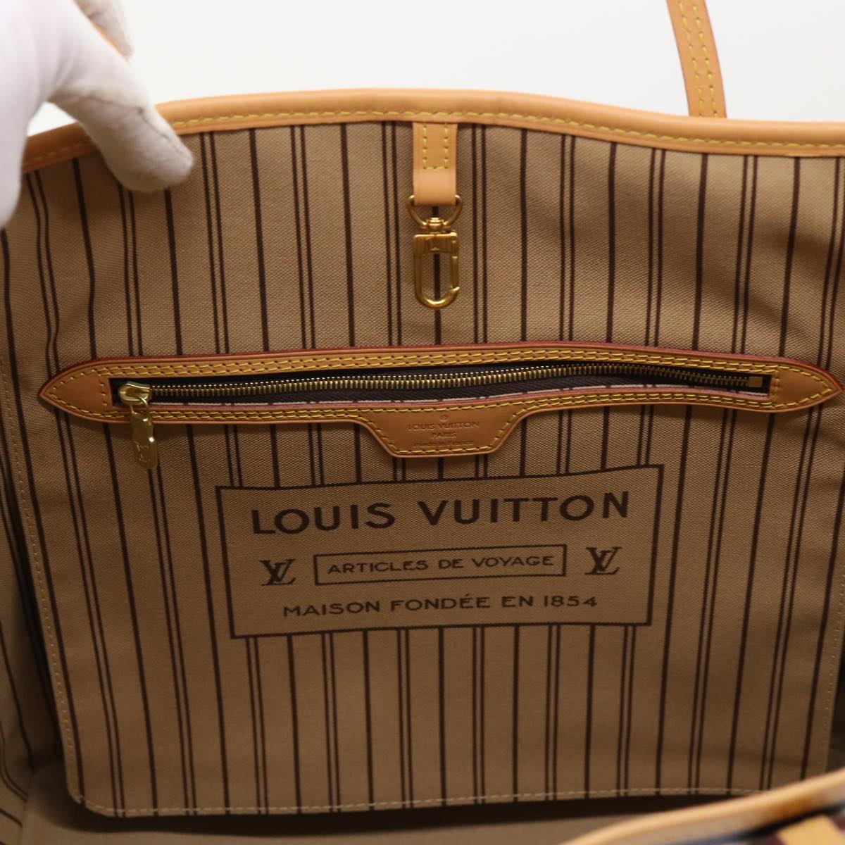 Louis Vuitton Neverfull MM Tote Bag