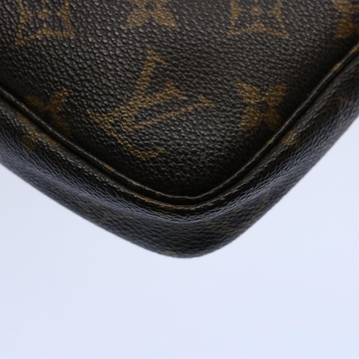 Louis Vuitton Pochette accessoires Clutch