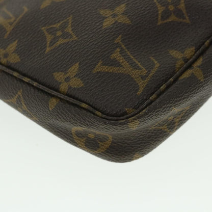 Louis Vuitton Pochette Accessoire Clutch