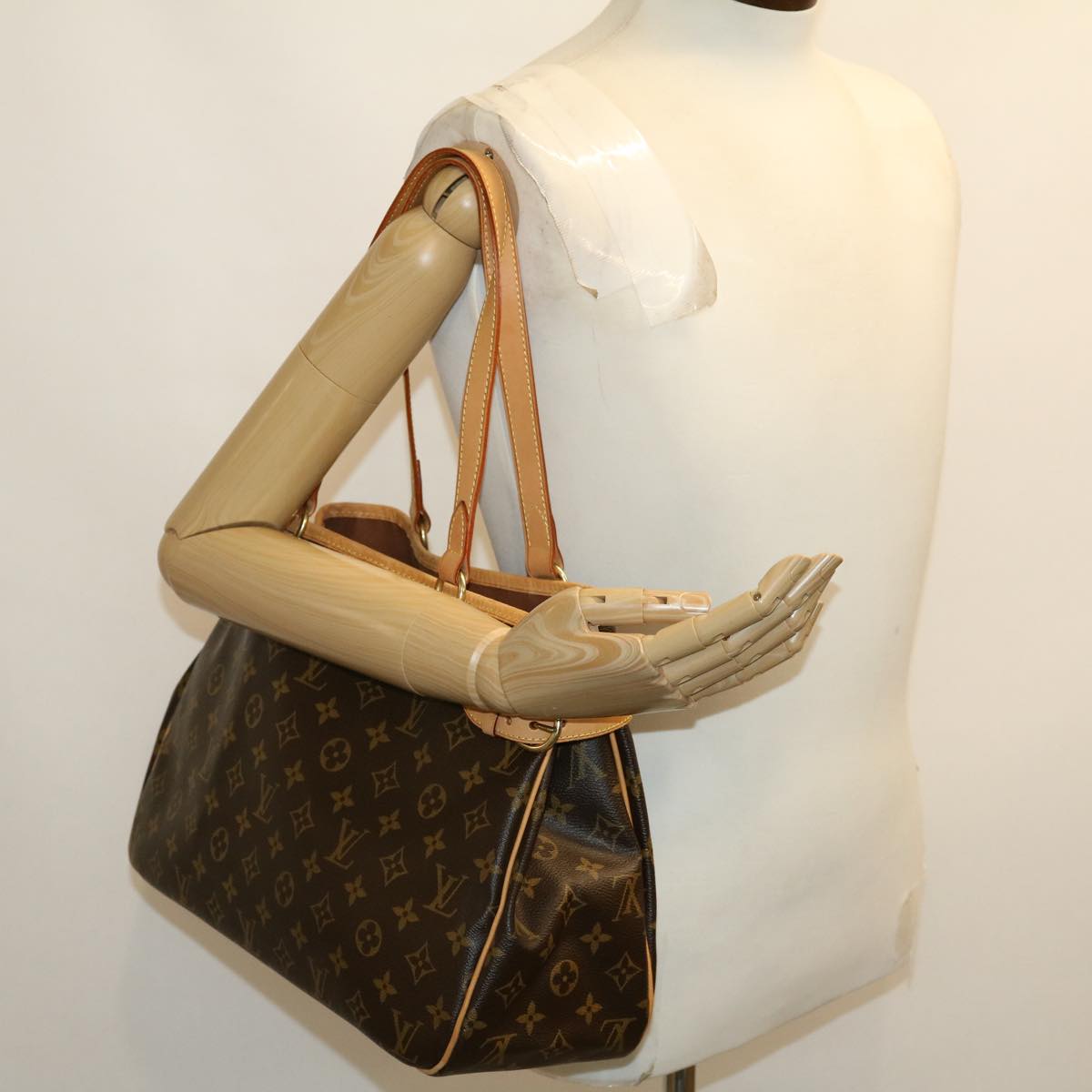 Louis Vuitton Batignolles Horizontal Tote Bag