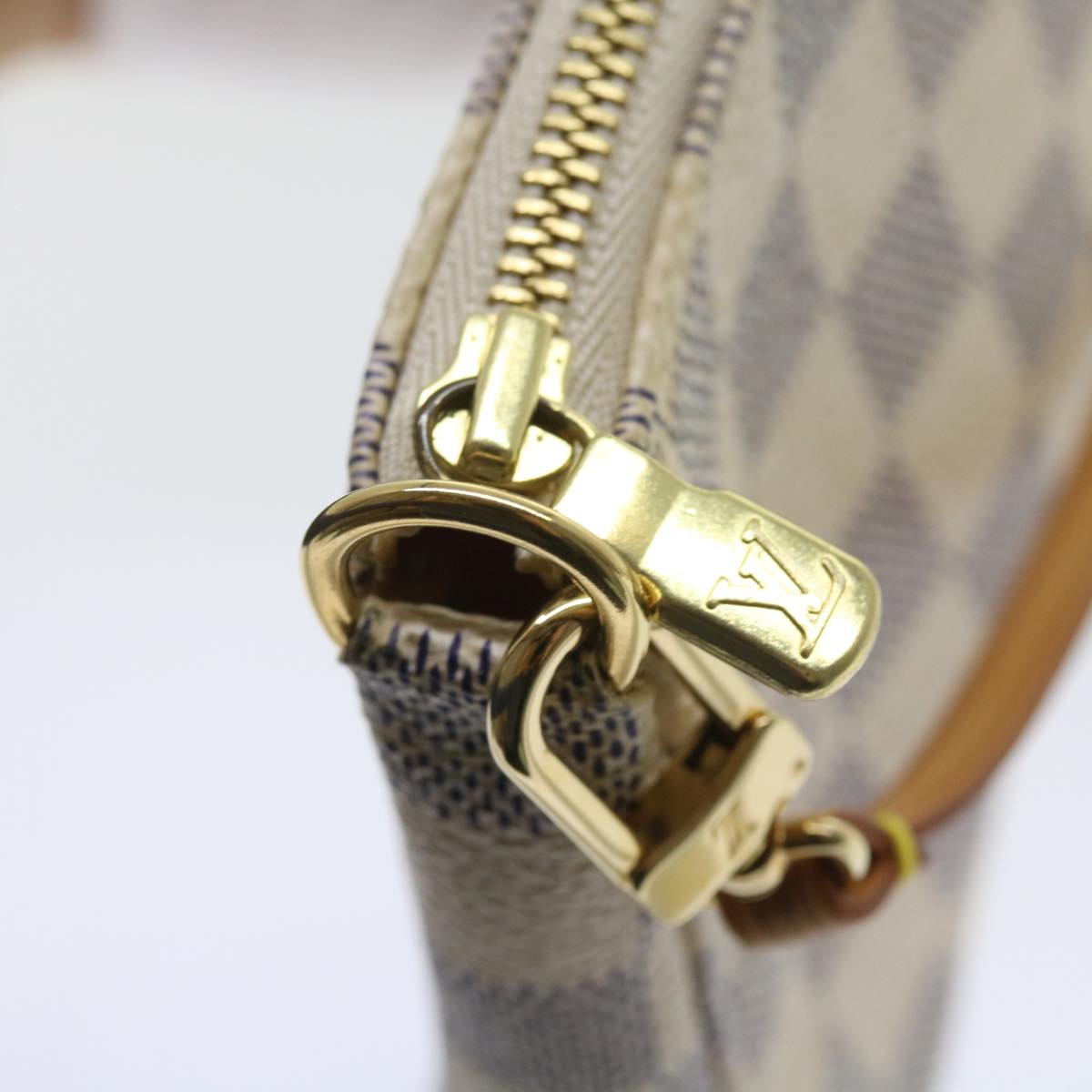 Louis Vuitton Pochette accessoires Clutch