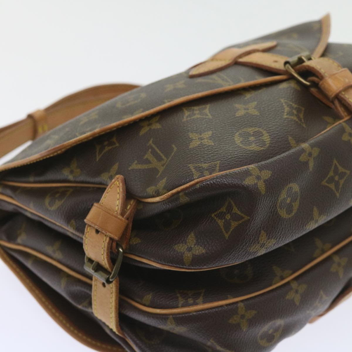 Louis Vuitton Saumur 30 Shoulder Bag