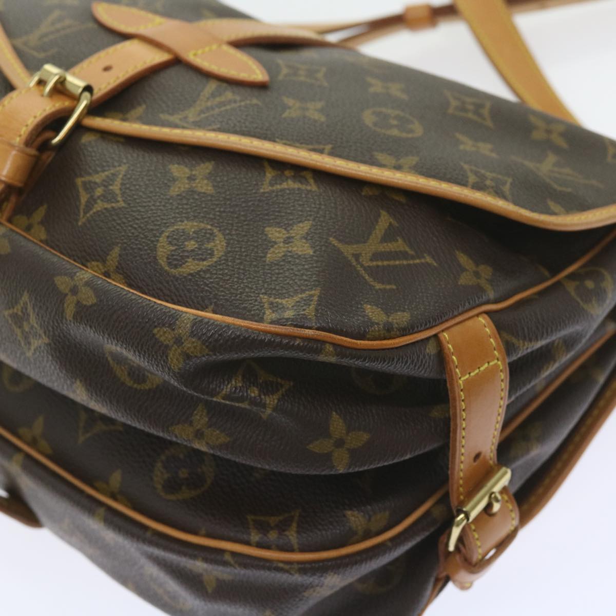 Louis Vuitton Saumur 30 Shoulder Bag