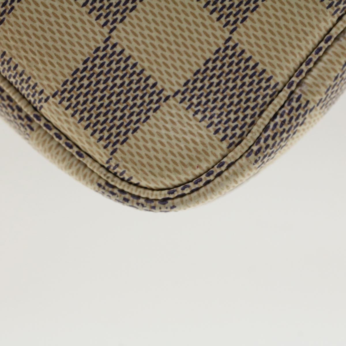 Louis Vuitton Pochette accessoires Handbag