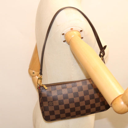 Louis Vuitton Pochette Accessoire Clutch