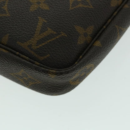 Louis Vuitton Pochette Accessoire Clutch