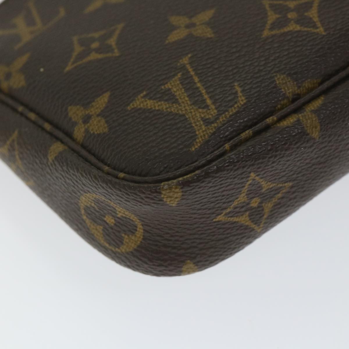 Louis Vuitton Pochette accessoires Clutch