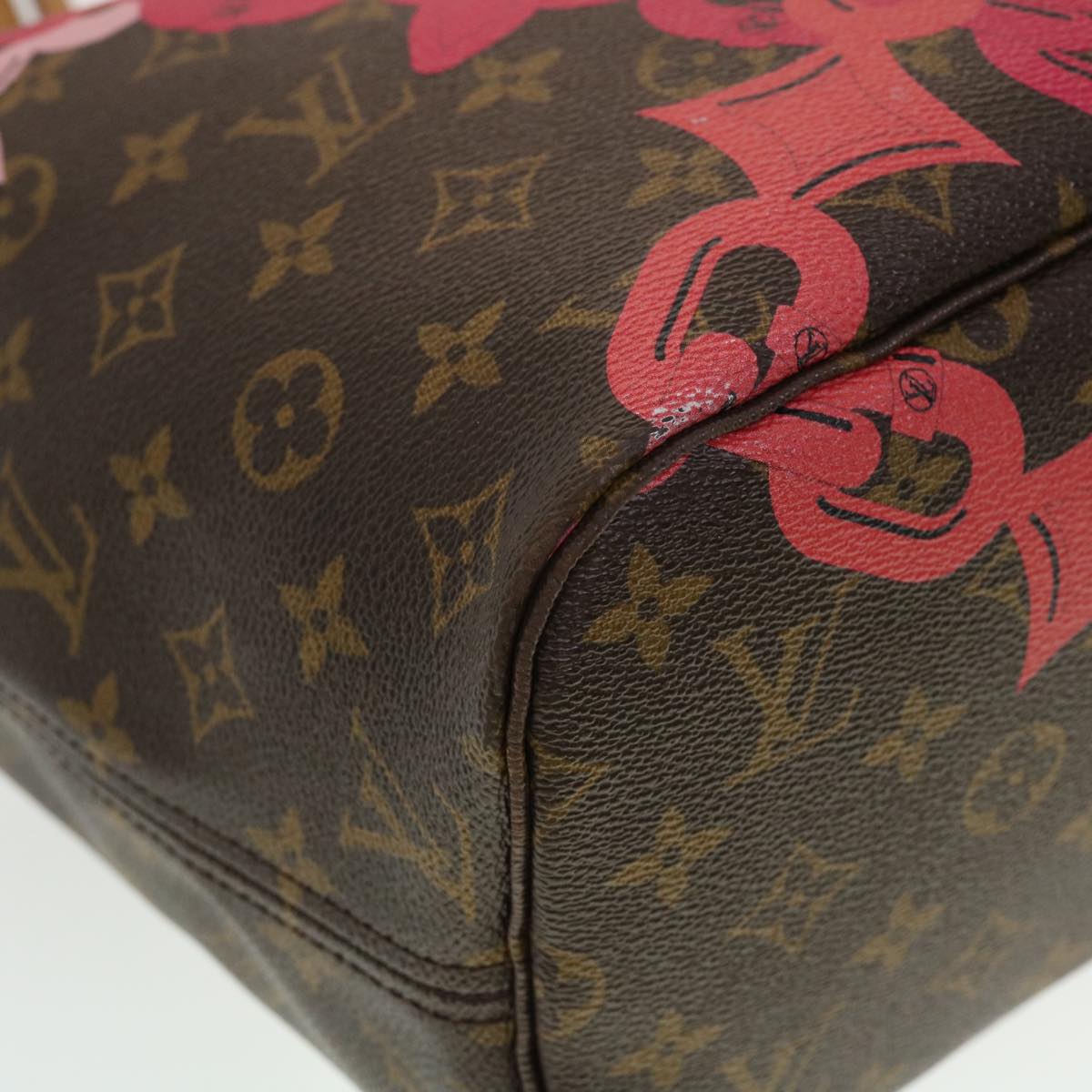 Louis Vuitton Neverfull MM Tote Bag