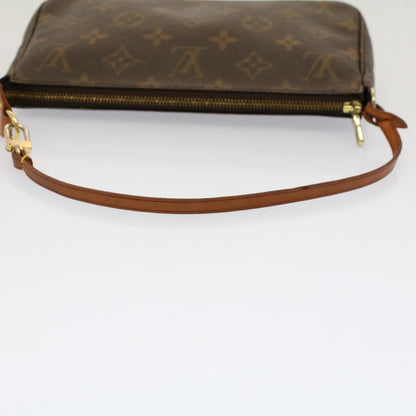 Louis Vuitton Pochette Accessoire Clutch