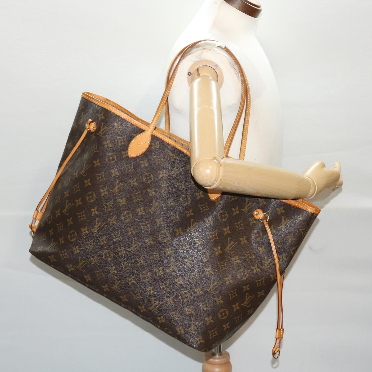 Louis Vuitton Neverfull GM tote