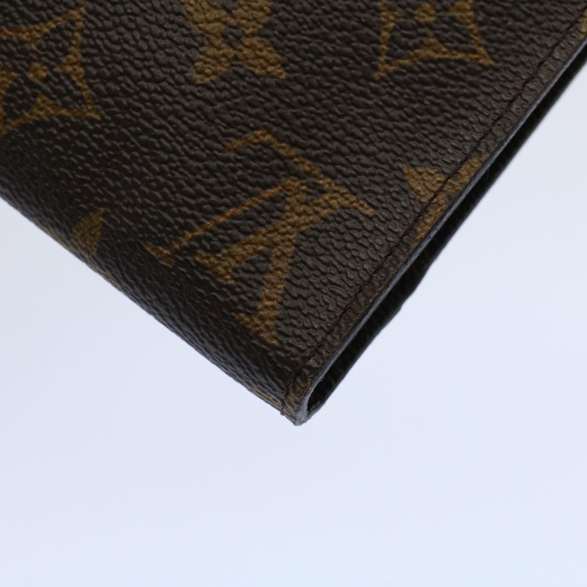 Louis Vuitton Pochette Wallet