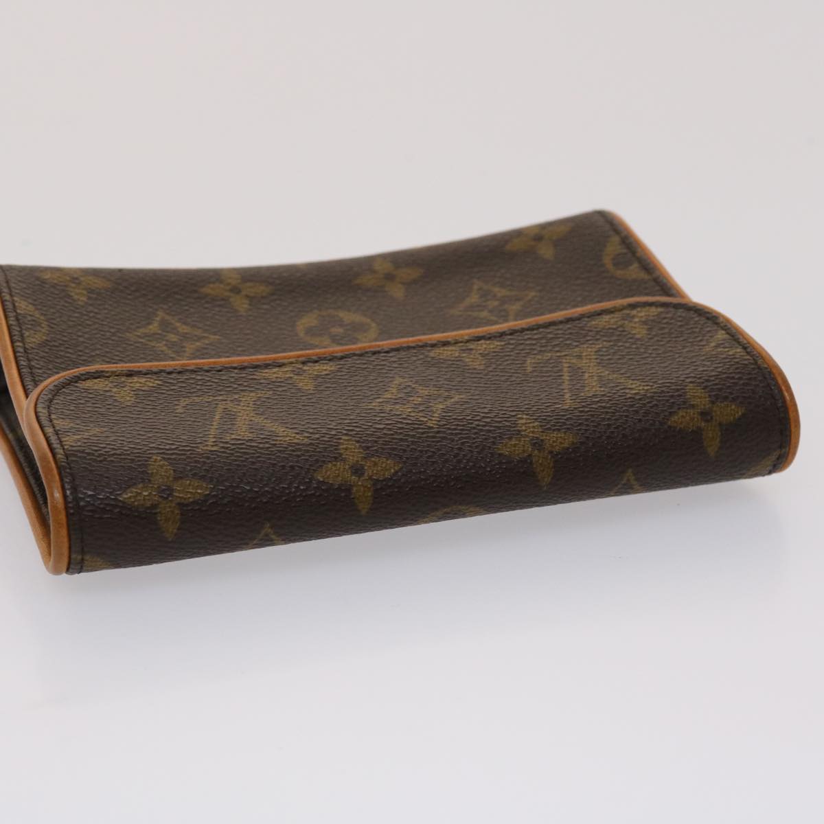 Louis Vuitton Pochette florentine Clutch