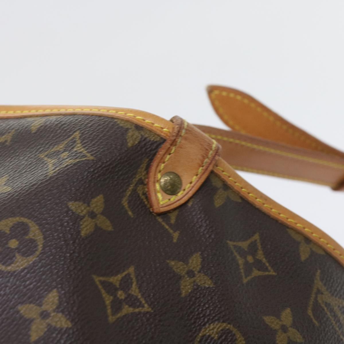 Louis Vuitton Saumur 30 Shoulder Bag