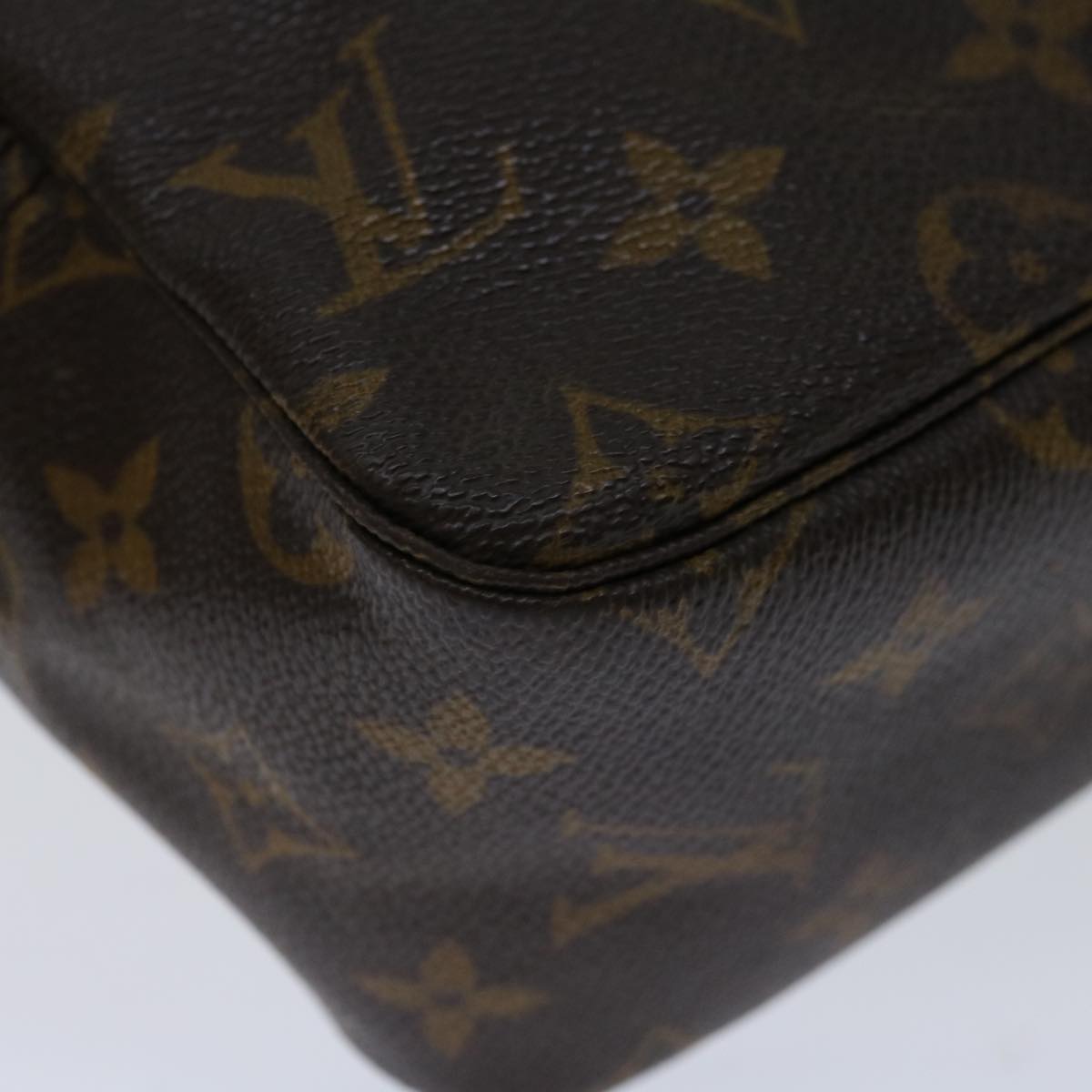 Louis Vuitton Trousse Toilette 28 Clutch