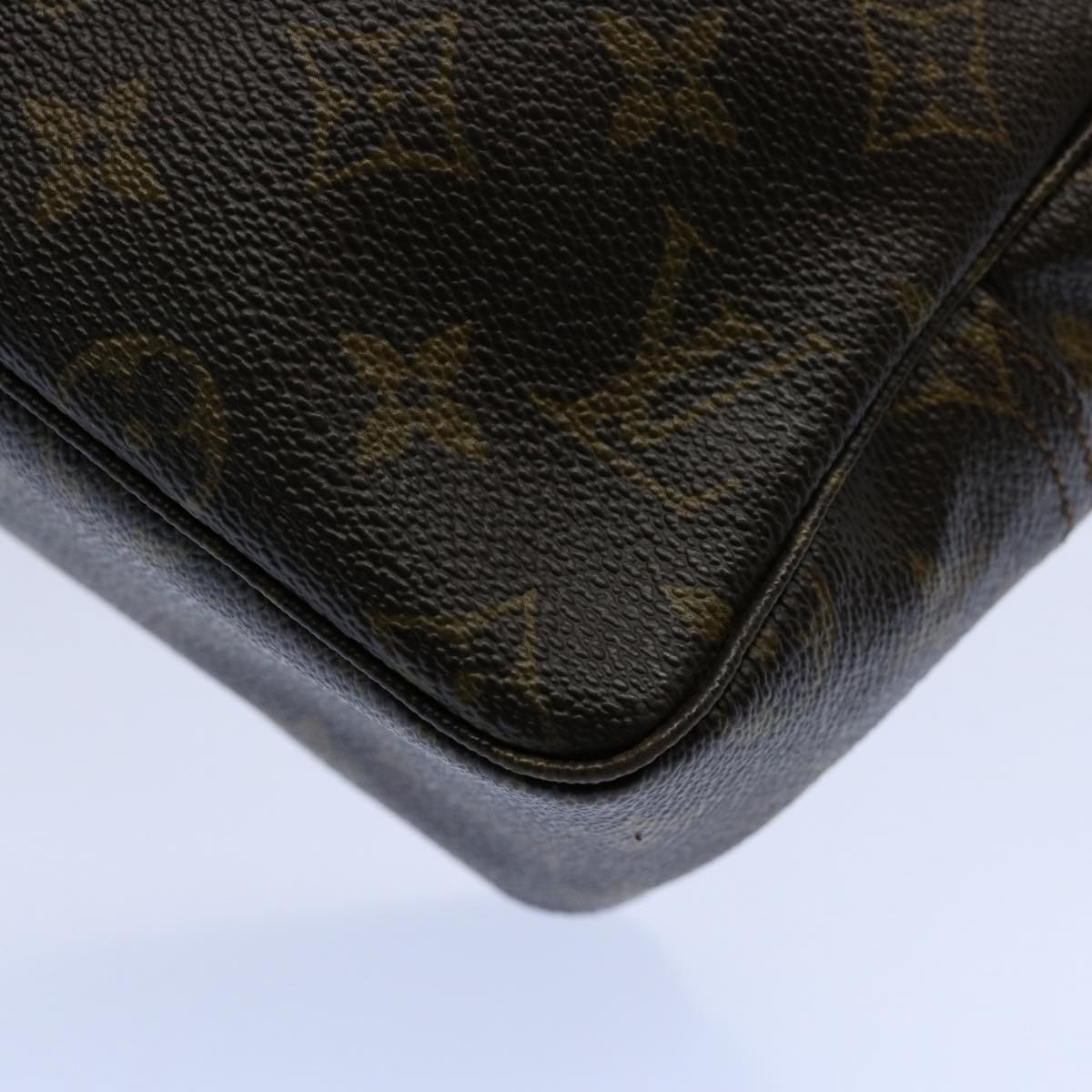 Louis Vuitton Trousse de Toilette Clutch