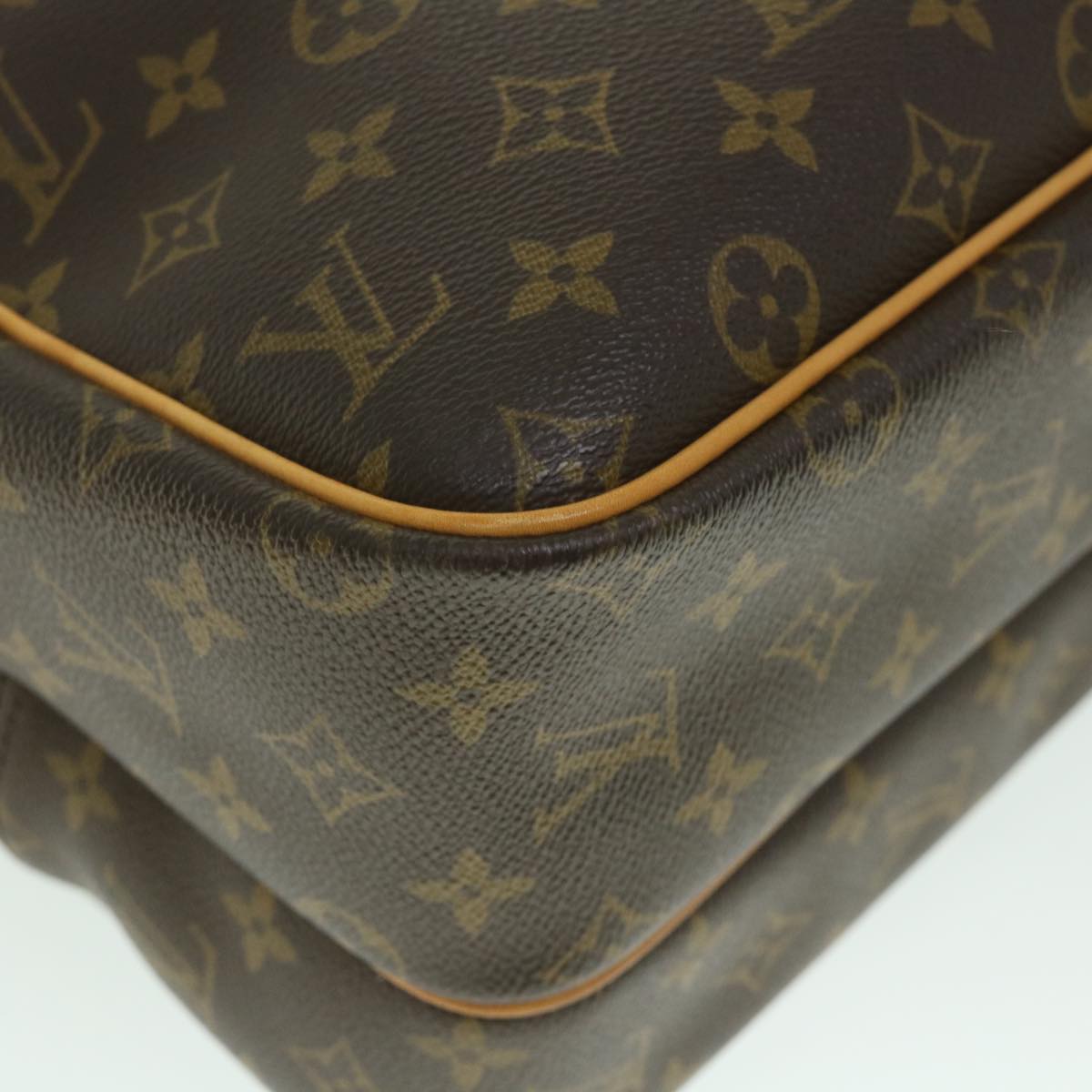 Louis Vuitton Reporter Shoulder Bag