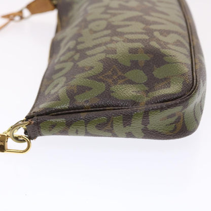 Louis Vuitton Pochette Accessoire Clutch