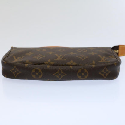 Louis Vuitton Pochette Accessoire Clutch