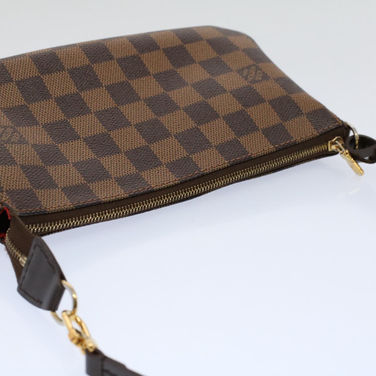 Louis Vuitton Pochette Accessoire Clutch