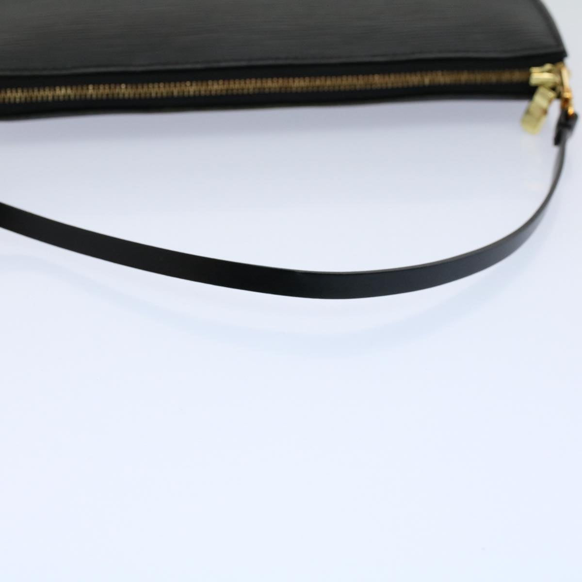 Louis Vuitton Pochette Accessoire Clutch