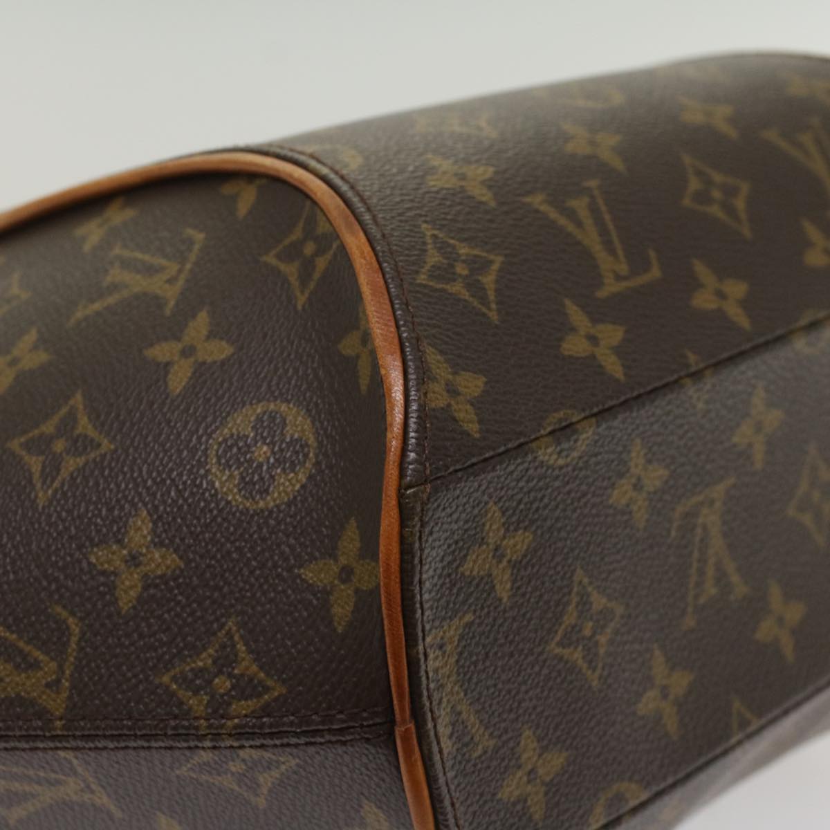 Louis Vuitton Ellipse Handbag