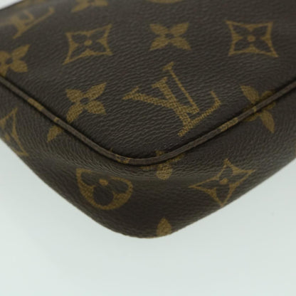 Louis Vuitton Pochette Accessoire Clutch