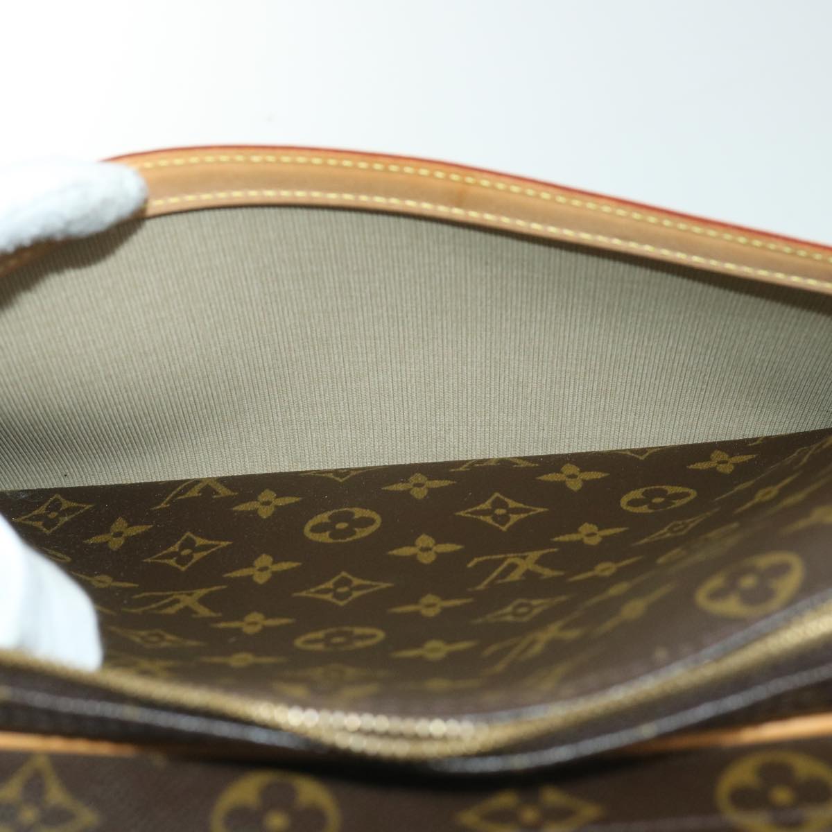 Louis Vuitton Reporter Shoulder Bag