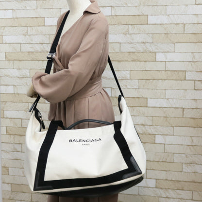 Balenciaga Cabas travel