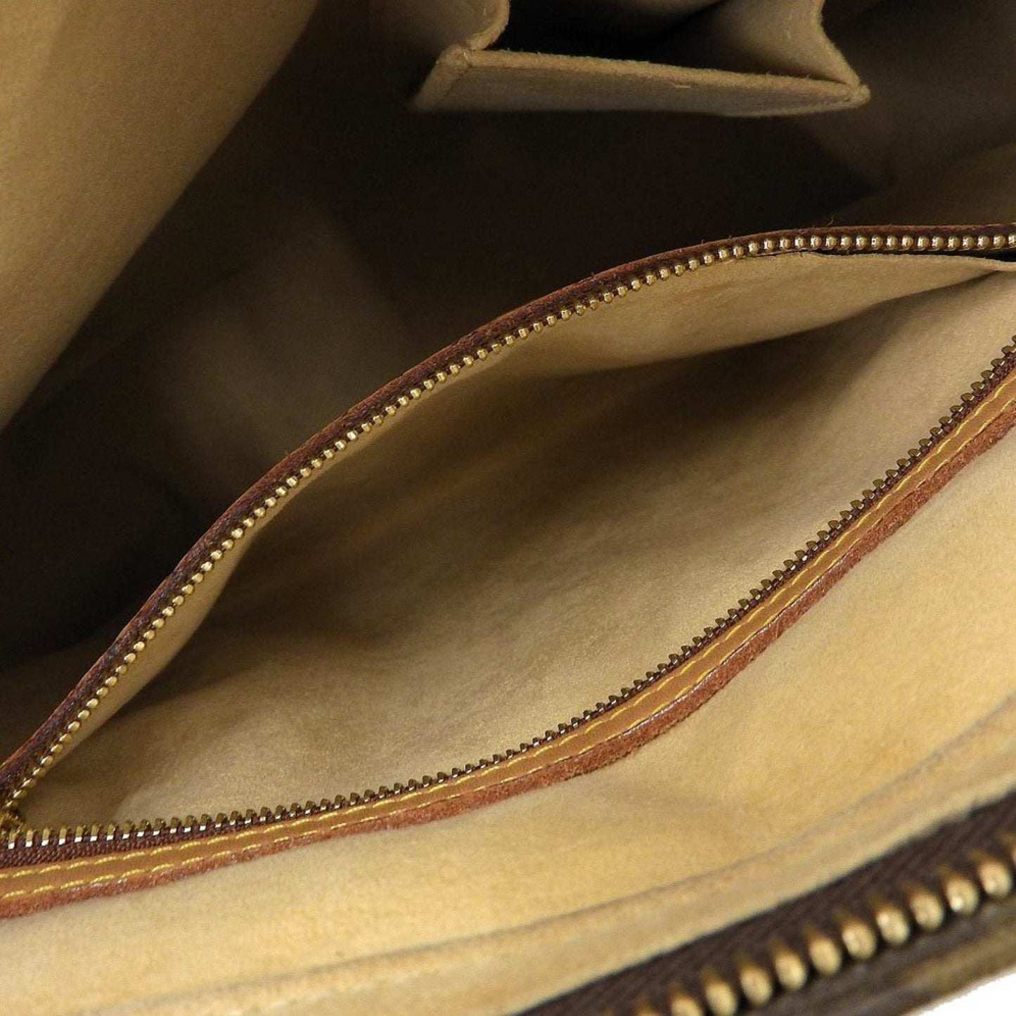 Louis Vuitton Looping GM Shoulder Bag