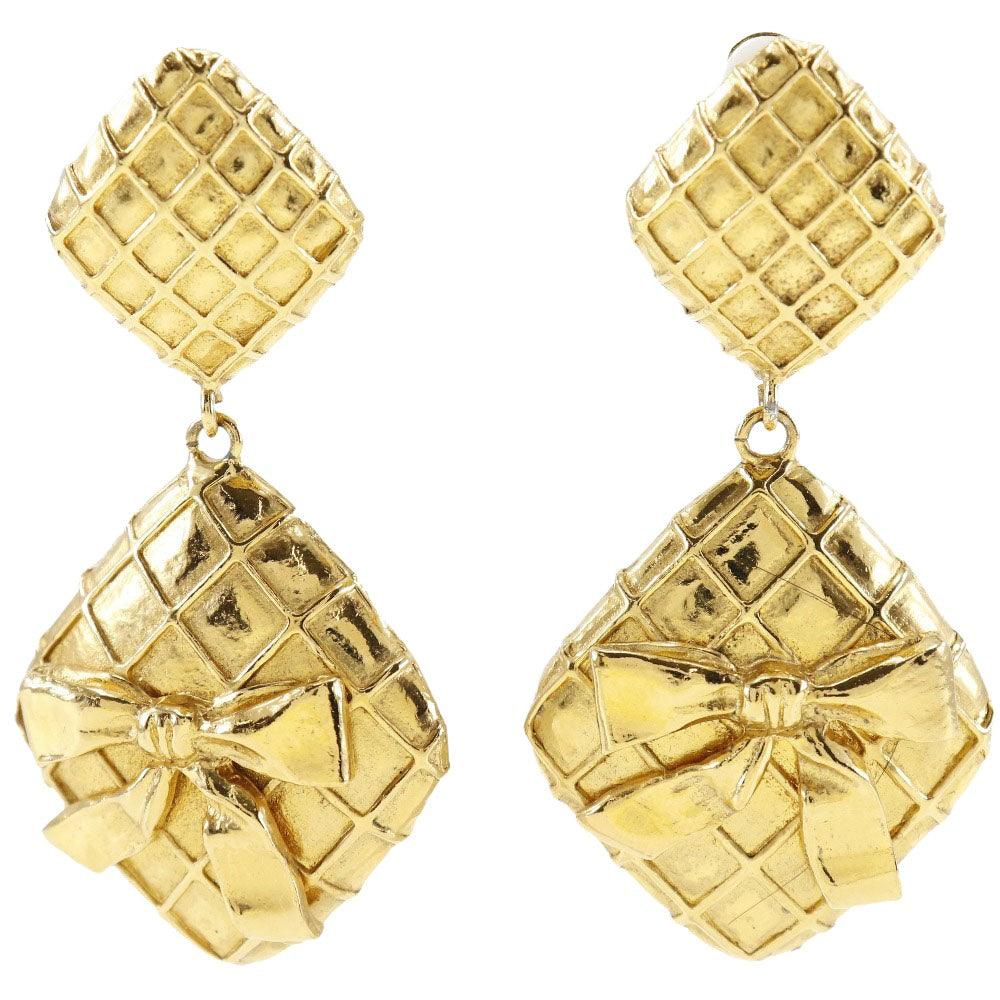 Chanel Quilted Earring