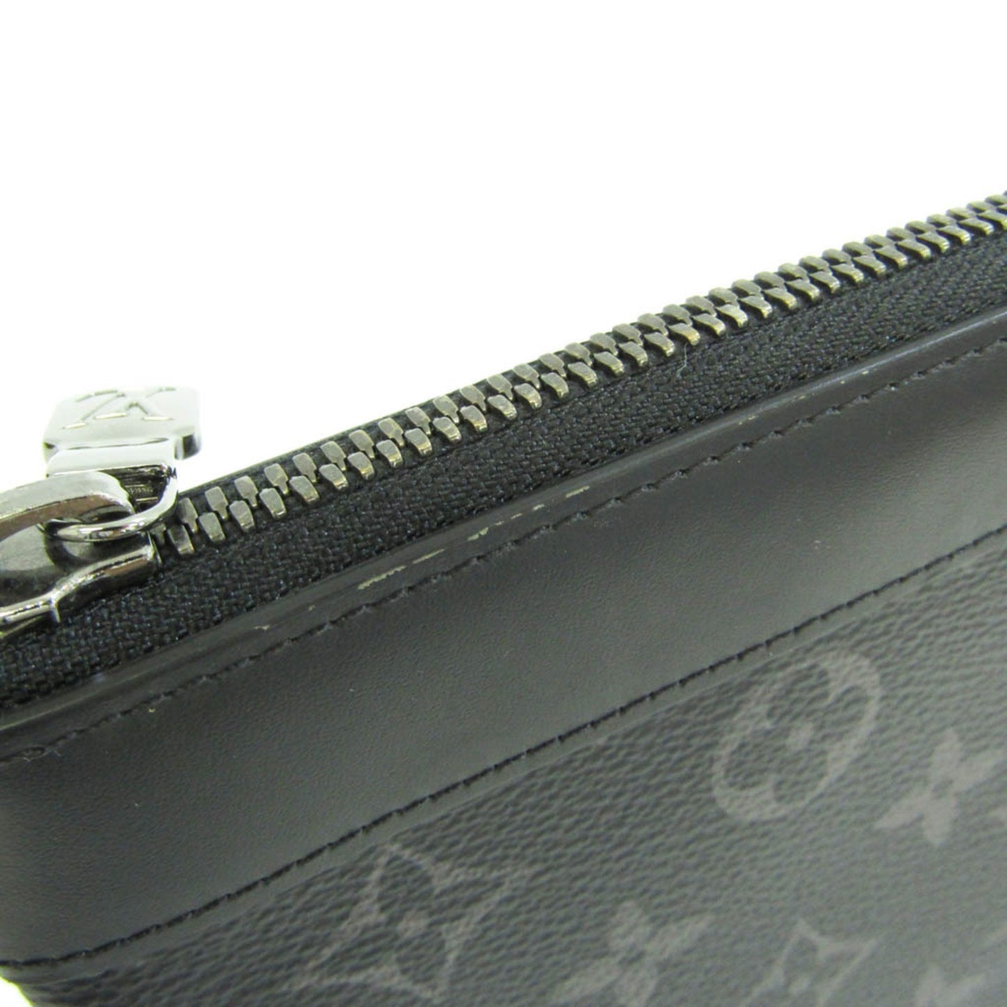 Louis Vuitton POCHETTE DISCOVERY Clutch