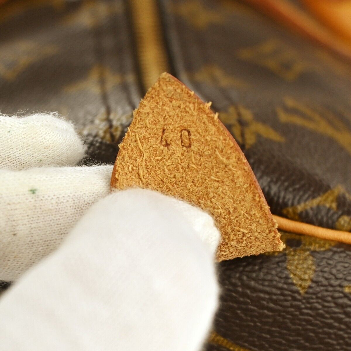 Louis Vuitton Speedy 40 Handbag