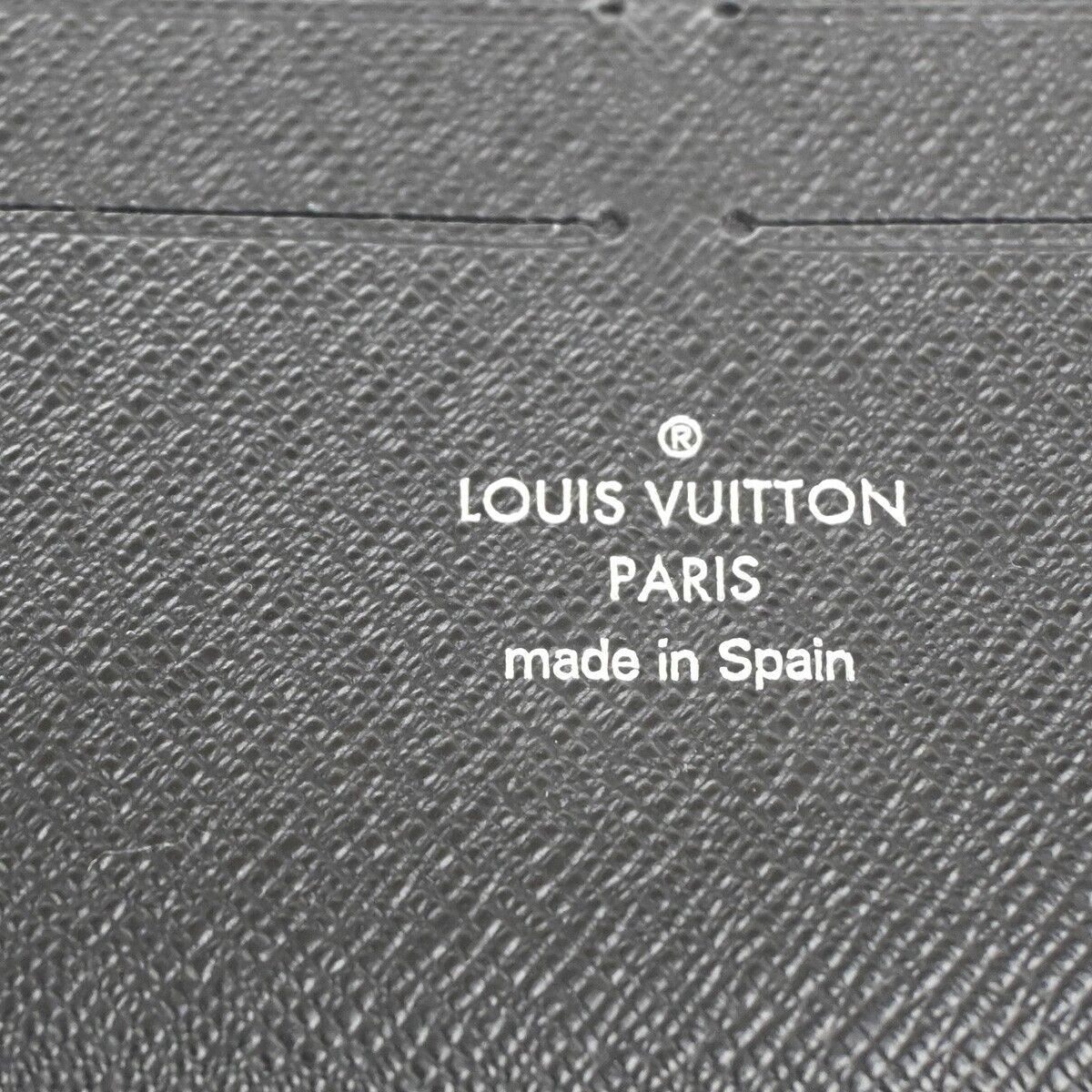 Louis Vuitton Zippy organizer wallet