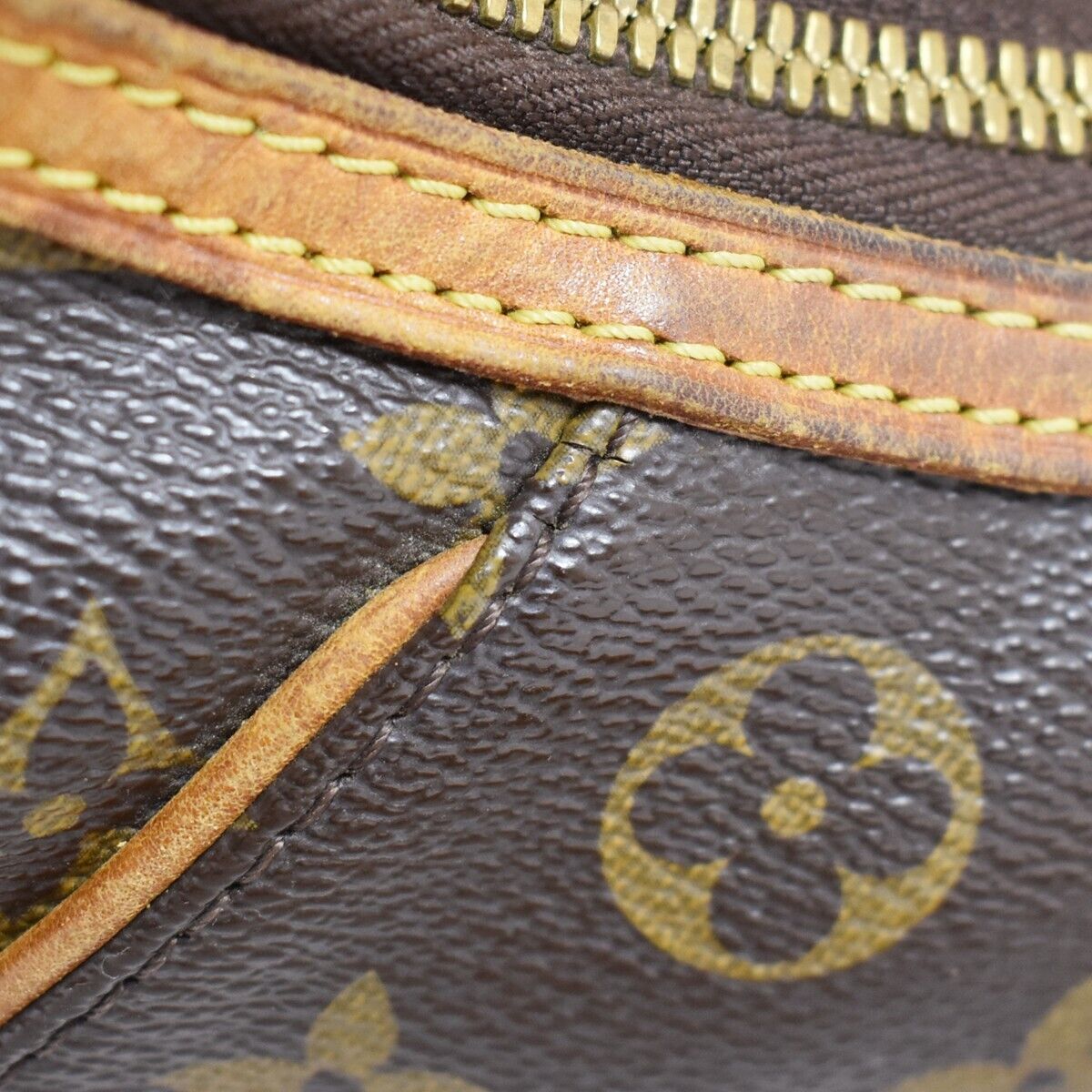 Louis Vuitton Thames Shoulder Bag