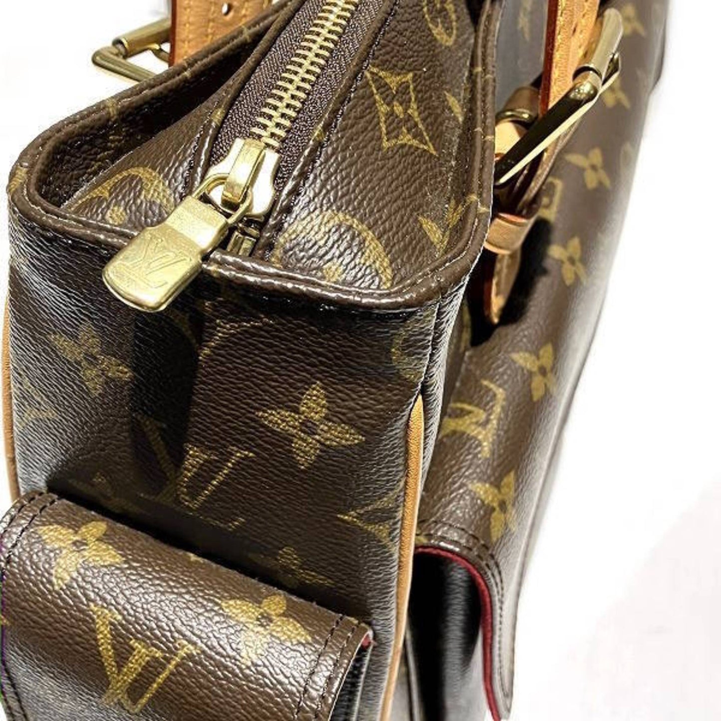 Louis Vuitton Multiple cité Handbag