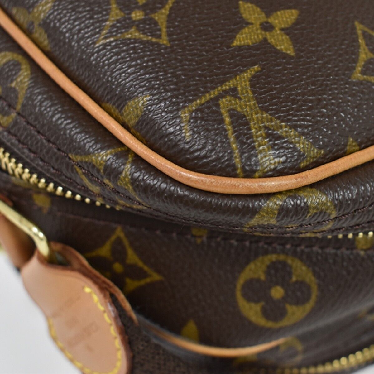 Louis Vuitton Reporter pm Shoulder Bag