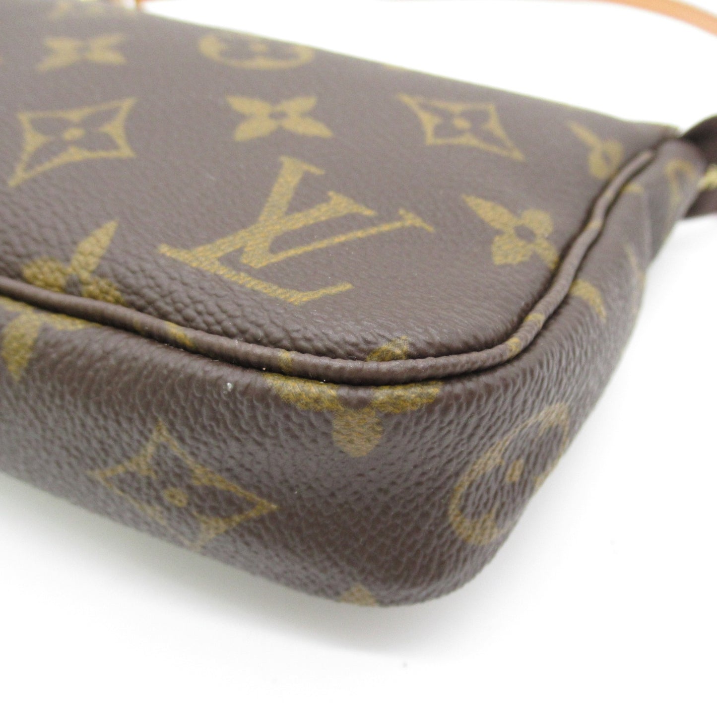 Louis Vuitton Pochette Accessoire Clutch