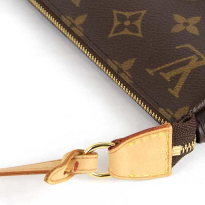 Louis Vuitton Pochette Accessoire Clutch