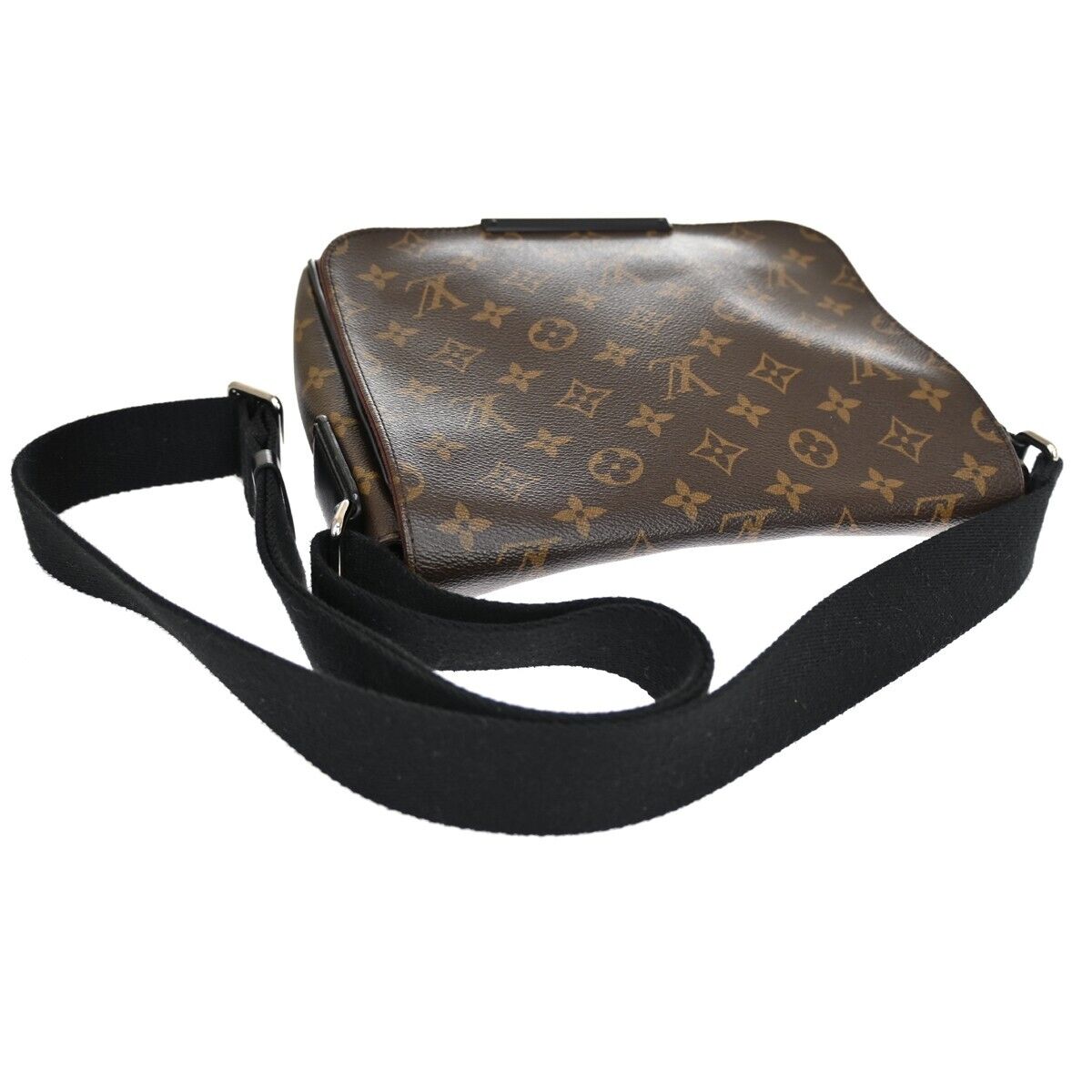 Louis Vuitton District Shoulder Bag