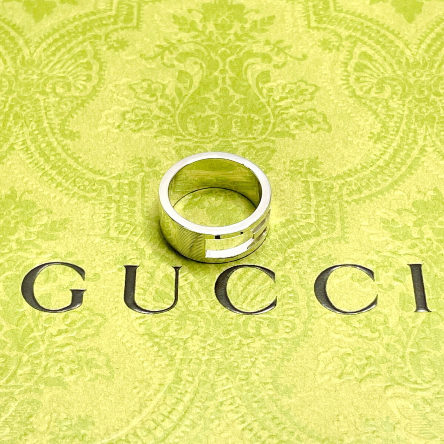 Gucci G Logo Ring