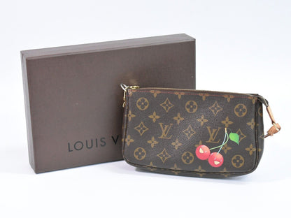 Louis Vuitton Pochette Accessoire Clutch